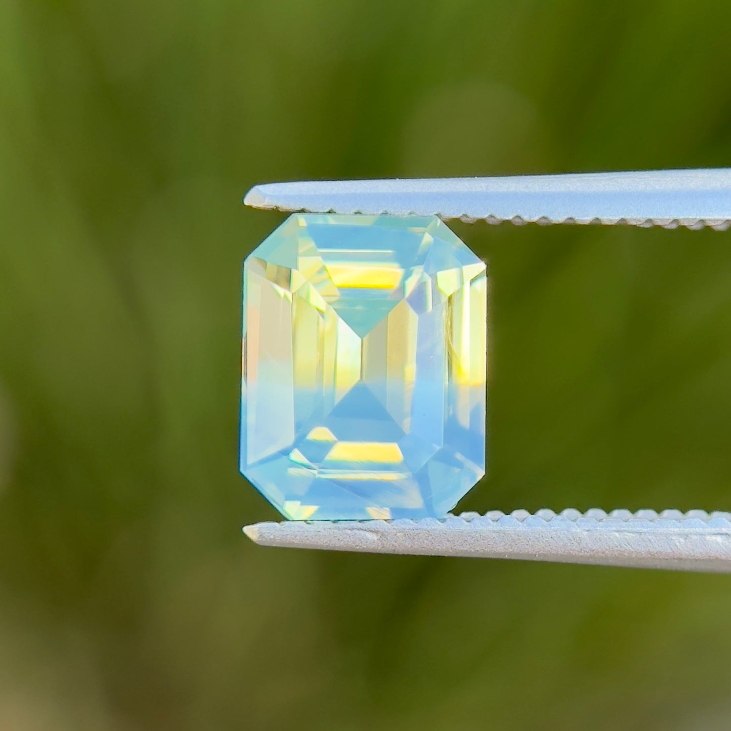 Opalescent Bi Color Sapphire